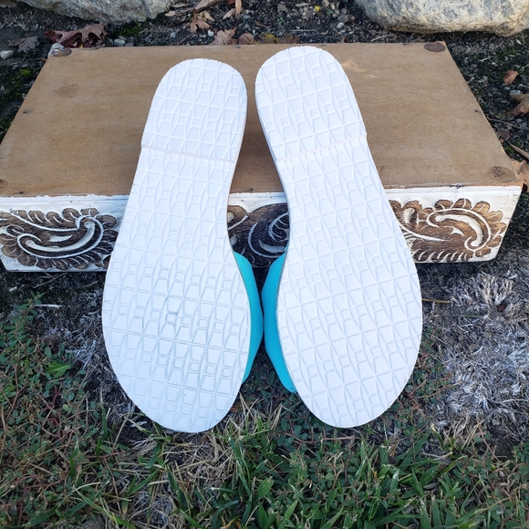 Darling Kate Spade Turquoise Bow Slide Sandals - Picture 9 of 11